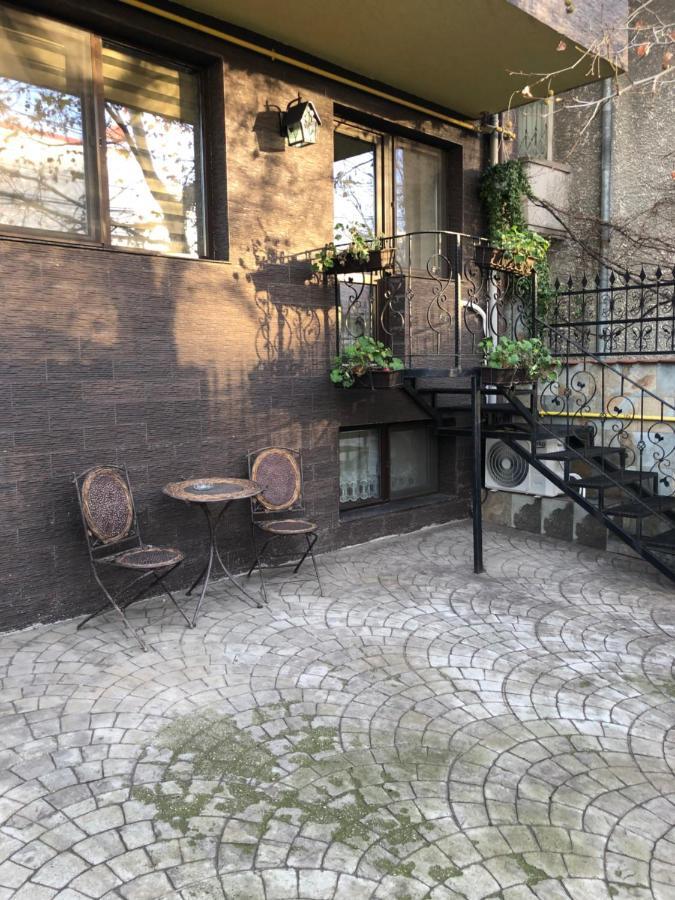 Studio Бухарест Экстерьер фото